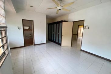 Jalan Spektrum U16 @ Taman Bukit Subang