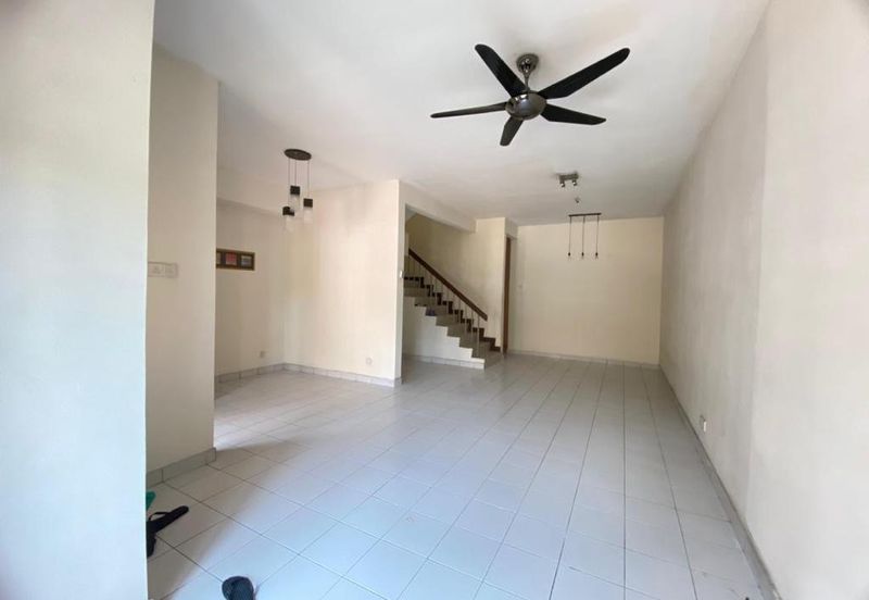 Jalan Spektrum U16 @ Taman Bukit Subang