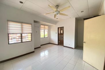 Jalan Spektrum U16 @ Taman Bukit Subang