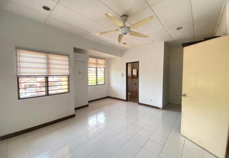 Jalan Spektrum U16 @ Taman Bukit Subang