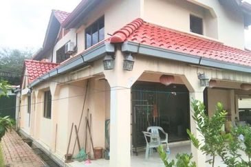BUNGALOW Corner Lot 2 Storey Taman OUG Kuala Lumpur For Sale