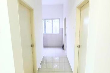 Halya 2 @ Daunan Worldwide