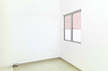 Halya 2 @ Daunan Worldwide