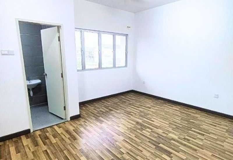 Halya 2 @ Daunan Worldwide