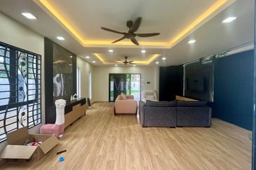 ‼️PRICE DROP TO RM850k ONLY‼️WTS / For Sale : Corner Lot Double Storey Semi-D @ Taman Mentari, Semenyih