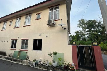 TAMAN TERATAI (BATANG BENAR)