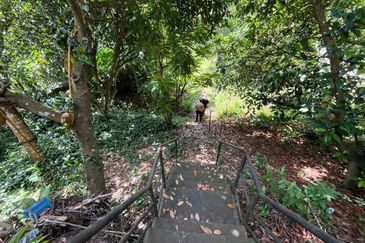 Tanah Pertanian, Berserta Sebuah Banglo 2 Tingkat,  Bt 15, Hulu Langat untuk dijual