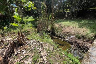 Tanah Pertanian, Berserta Sebuah Banglo 2 Tingkat,  Bt 15, Hulu Langat untuk dijual