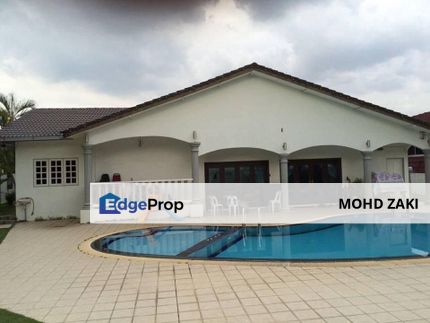 Single Storey Bungalow with Swimming Pool Seksyen 3 Shah Alam for sale, Selangor, Shah Alam