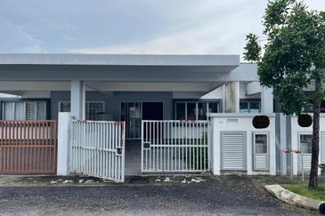 Albury 2, Taman Tasik Senangin