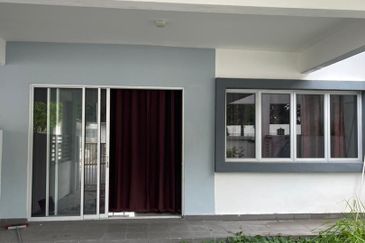 Albury 2, Taman Tasik Senangin