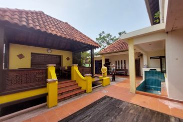 WTS Double Storey Bungalow Taman Subang Alam, Nearby Taman Bunga Negara  Seksyen 27 Shah Alam