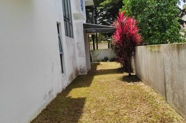 Summerglades, Perdana Lakeview West