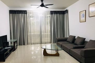 Summerglades, Perdana Lakeview West