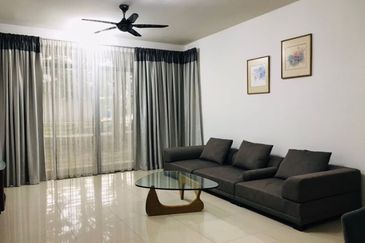 Summerglades, Perdana Lakeview West