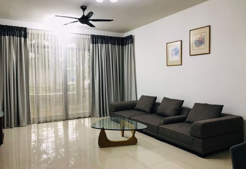 Summerglades, Perdana Lakeview West