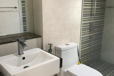 Summerglades, Perdana Lakeview West