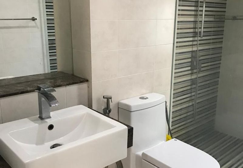 Summerglades, Perdana Lakeview West