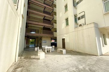 Residensi Warnasari 2