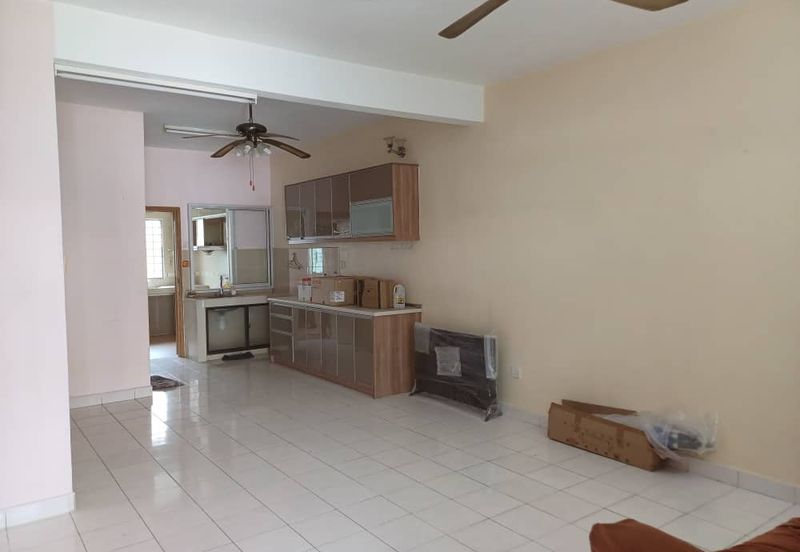 Taman Pinggiran Putra