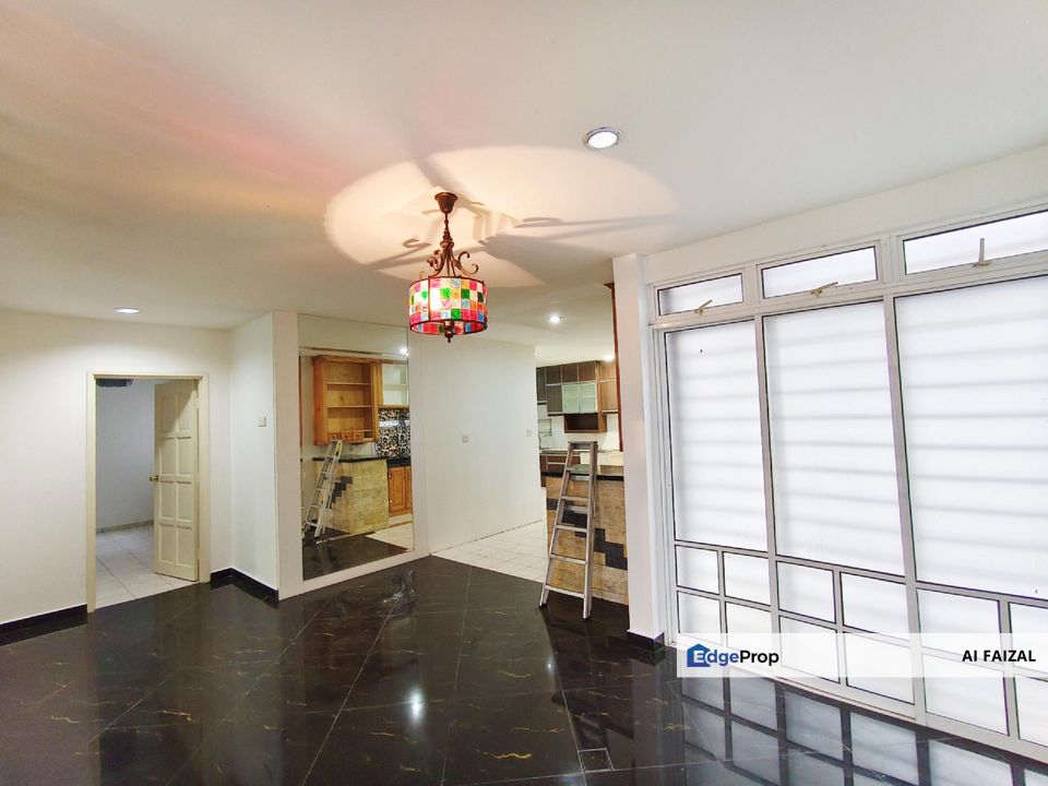 FULLY RENOVATED & Extended Double Storey Semi D Laman 2 @ Bandar Seri Putra Bangi |  Near Surau , Selangor, Bangi