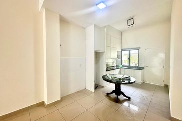 Monet Springtime @ Sunsuria City