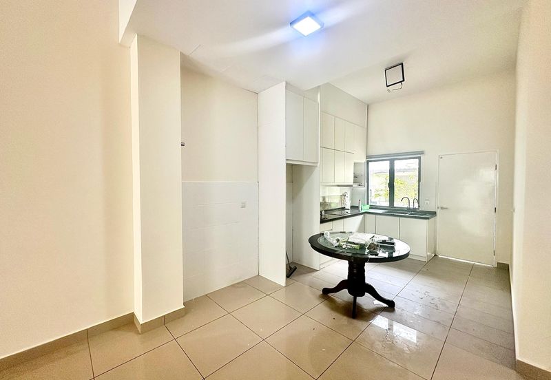 Monet Springtime @ Sunsuria City