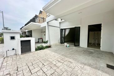 Monet Springtime @ Sunsuria City