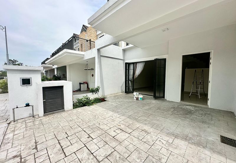 Monet Springtime @ Sunsuria City