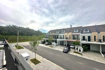 Monet Springtime @ Sunsuria City