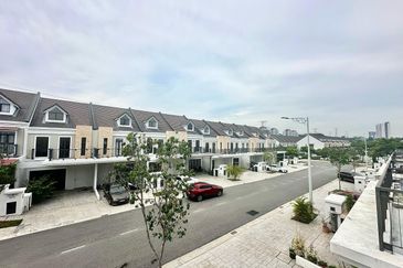 Monet Springtime @ Sunsuria City