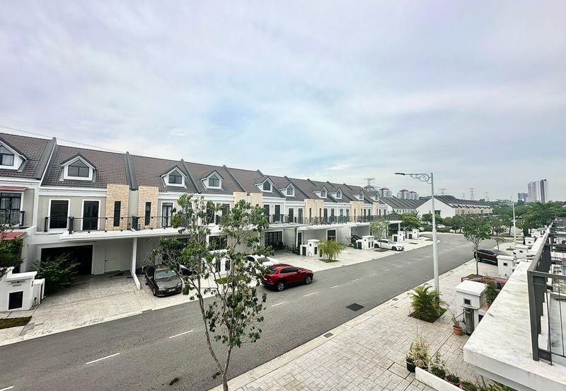 Monet Springtime @ Sunsuria City