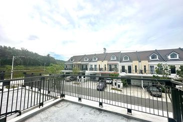 Monet Springtime @ Sunsuria City