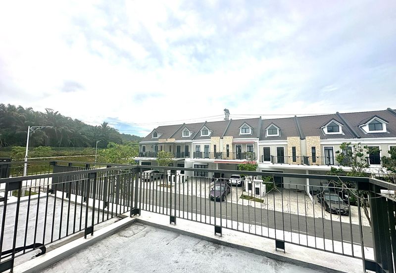 Monet Springtime @ Sunsuria City