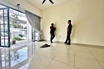 Monet Springtime @ Sunsuria City