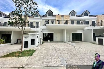 Monet Springtime @ Sunsuria City