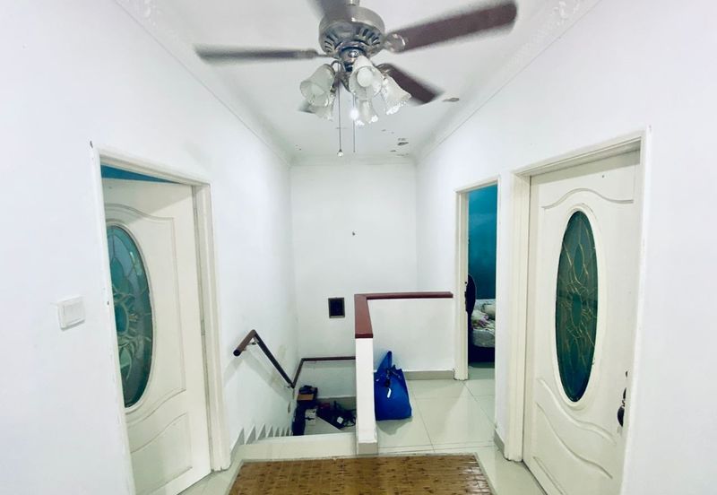 Corner -2 Storey, Bandar Tasik Selatan, Kuala Lumpur