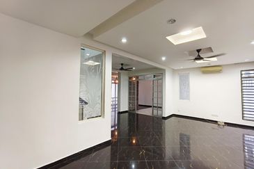 FREEHOLD FULLY RENO Double Storey Semi D  Laman 2 Bandar Seri Putra Bangi, Selangor