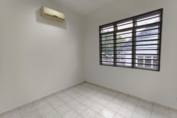 FREEHOLD FULLY RENO Double Storey Semi D  Laman 2 Bandar Seri Putra Bangi, Selangor