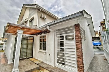 FREEHOLD FULLY RENO Double Storey Semi D  Laman 2 Bandar Seri Putra Bangi, Selangor