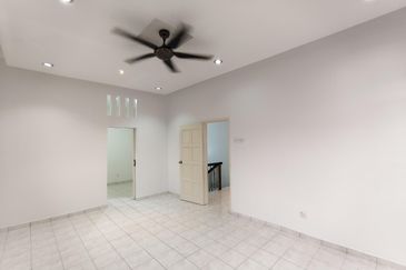 FREEHOLD FULLY RENO Double Storey Semi D  Laman 2 Bandar Seri Putra Bangi, Selangor