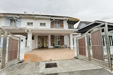 FREEHOLD FULLY RENO Double Storey Semi D  Laman 2 Bandar Seri Putra Bangi, Selangor