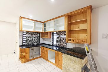 FREEHOLD FULLY RENO Double Storey Semi D  Laman 2 Bandar Seri Putra Bangi, Selangor