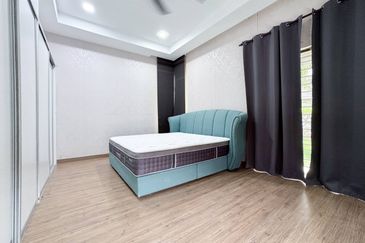 Puncak Pinggiran Putra