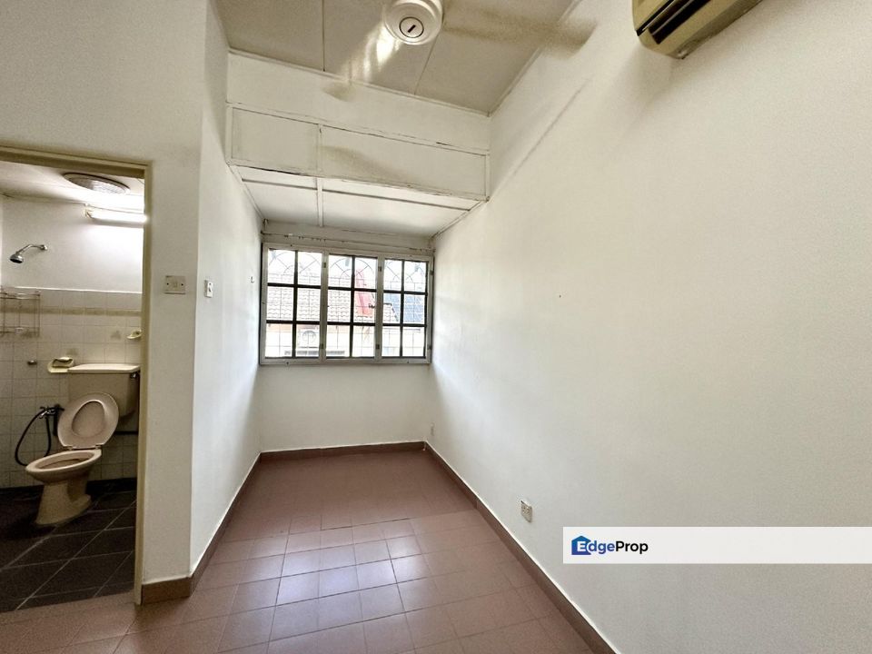 Facing Open Double Storey Terrace @ USJ 3 Subang Jaya, Selangor, Selangor, Subang Jaya