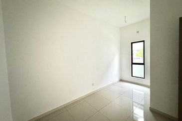 Setia Warisan Tropika (Belladonna)