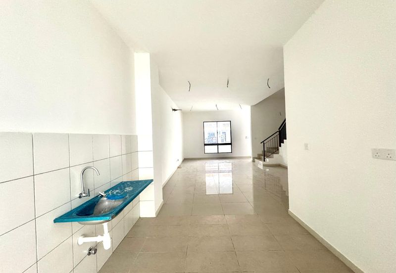 Setia Warisan Tropika (Belladonna)