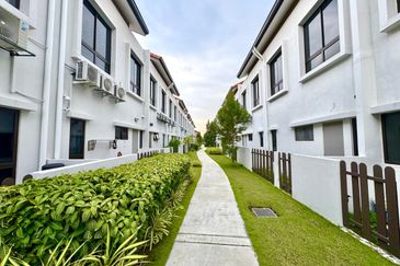 Setia Warisan Tropika (Belladonna)