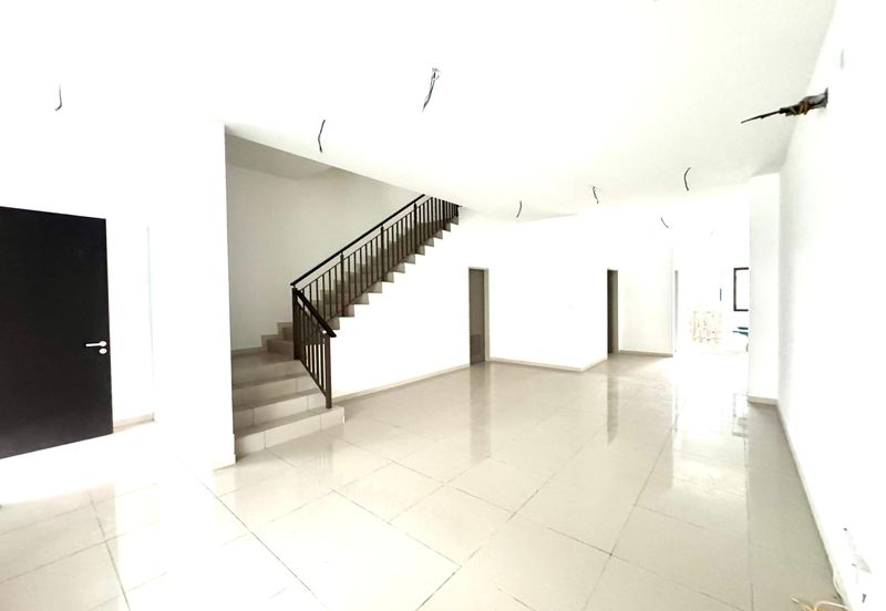 Setia Warisan Tropika (Belladonna)