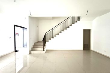 Setia Warisan Tropika (Belladonna)